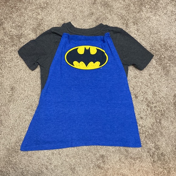 Old Navy Batman Tee with Cape - Picture 3 of 4